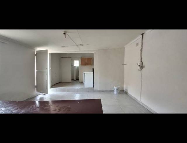3 BEDROOM HOUSE FOR SALE IN WYCHWOOD